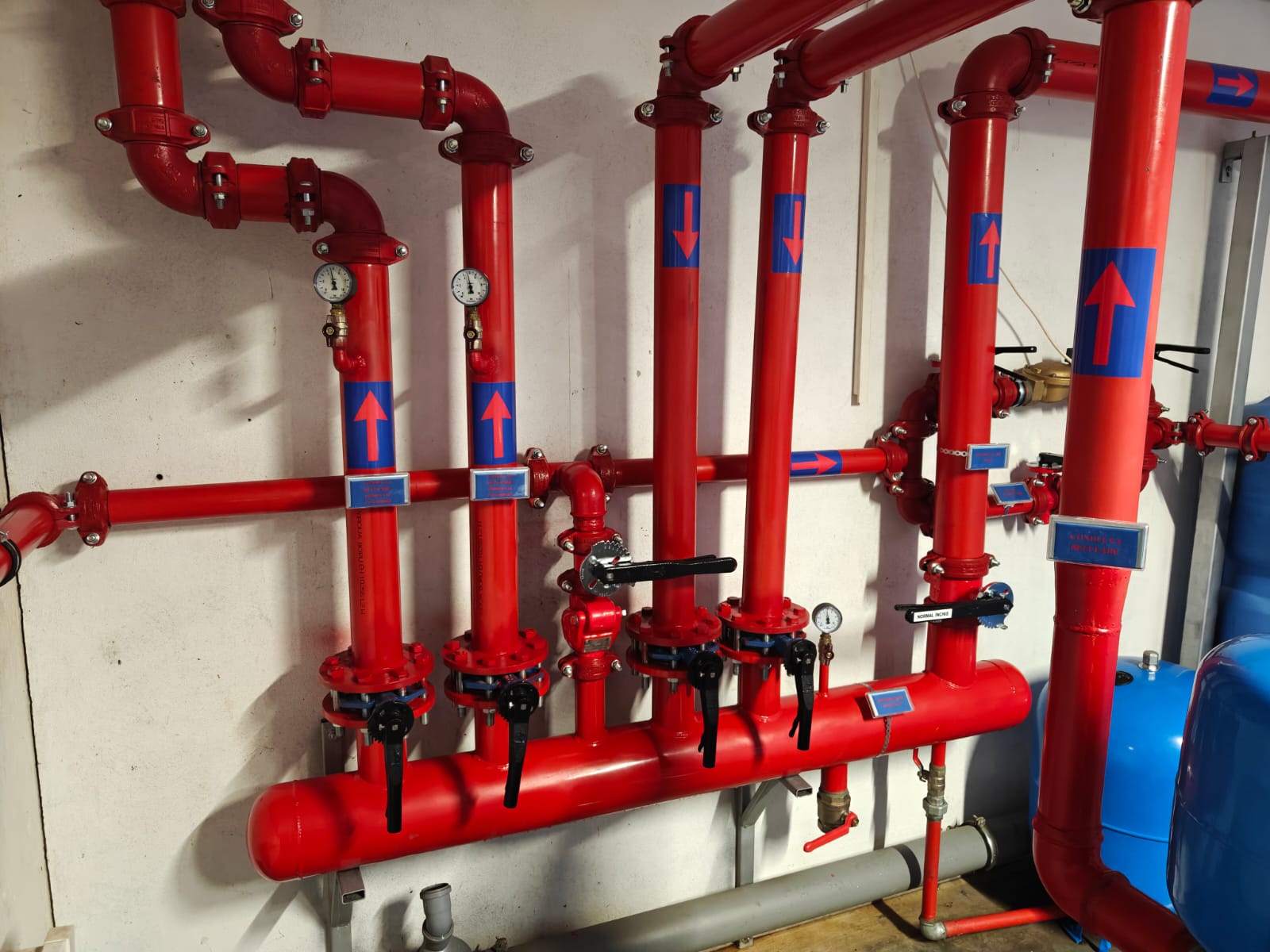 Instalare sisteme stingere incendiu sprinklere hidranți București